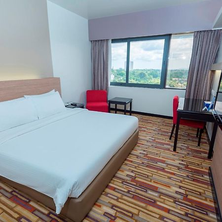 Harbour View Hotel Kuching Dış mekan fotoğraf