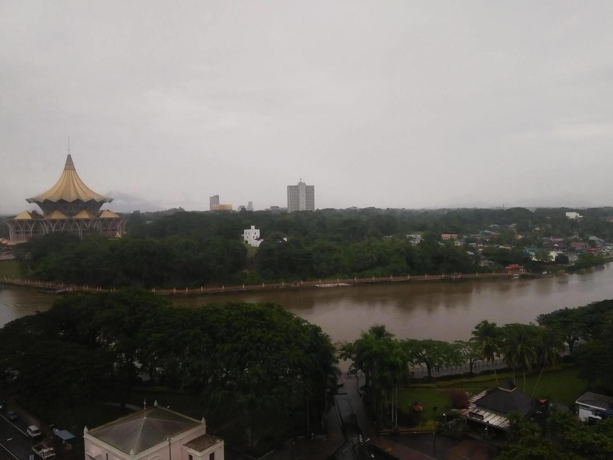 Harbour View Hotel Kuching Dış mekan fotoğraf